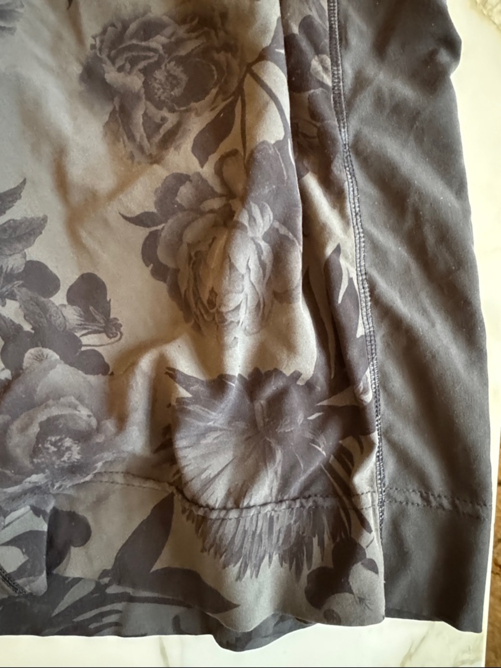 Lululemon Men's Floral Athletic Shorts - Picture 4 of 10
